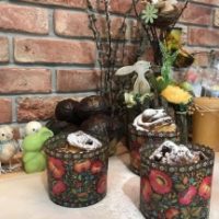 Подарунок до свята Великодня