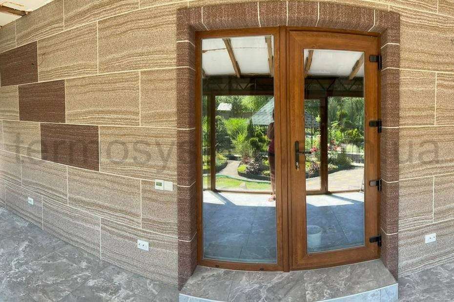 Порівняння термоукосів та пластикових і штукатурних відкосів